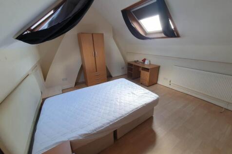 Attic Bedroom (2)