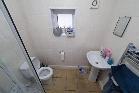 First Floor Shower R