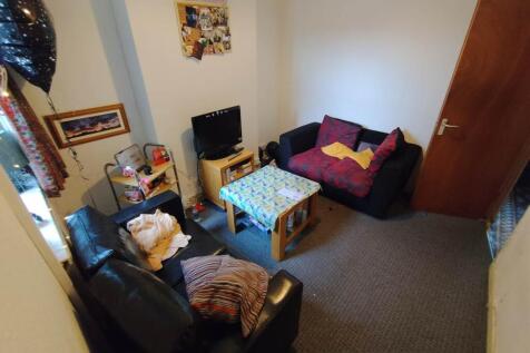 Living room (2)