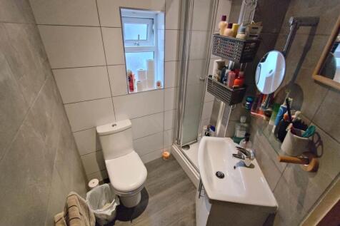 First floor shower r