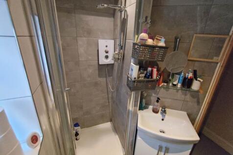First floor shower r