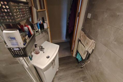 First floor shower r