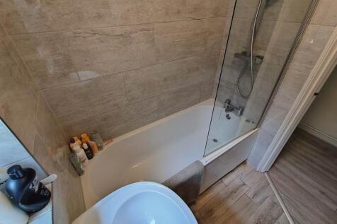 Ground floor bathroo