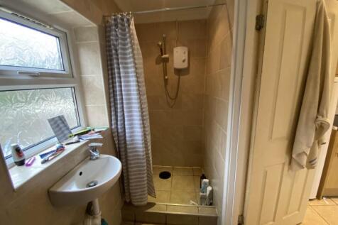 Ground Floor Shower