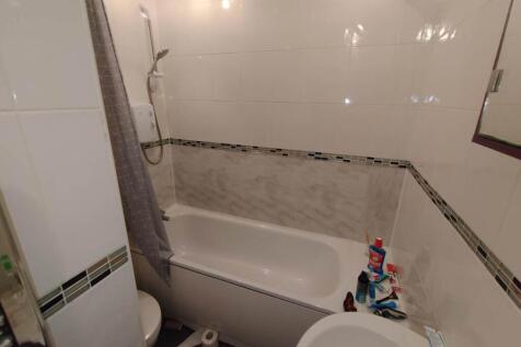 Ground floor bathroo