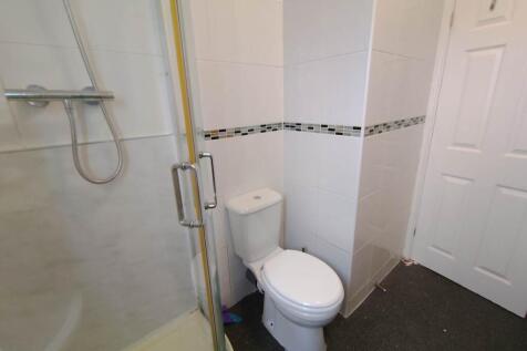 Top floor shower roo