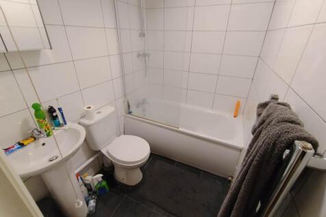 Ground floor bathroo