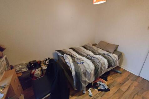 Bedroom 1 (2)