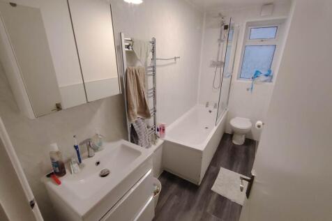 Ground floor bathroo