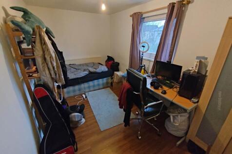Bedroom 3 (1)