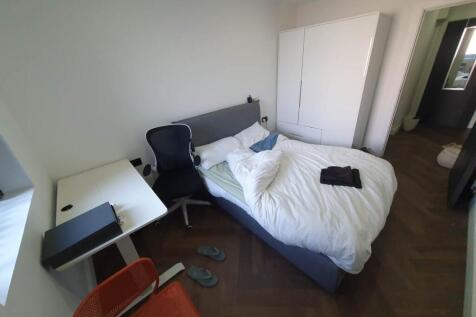 Bedroom (2)