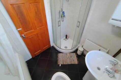 Ground floor bathroo