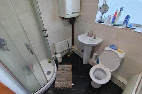 Ground floor bathroo