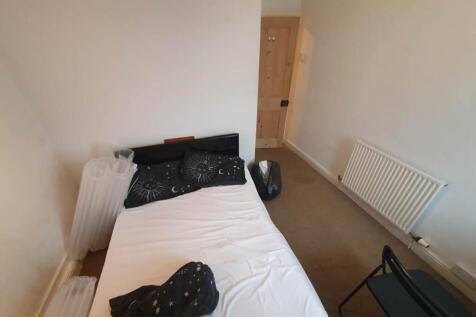 Spare bedroom (2)