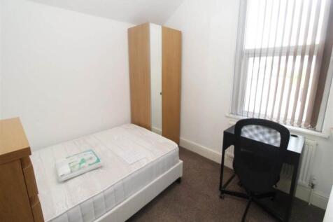 First Floor Rear Bed