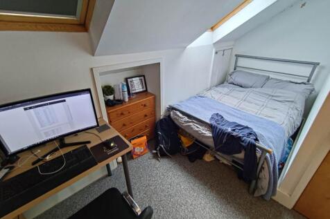 Top floor front bedr