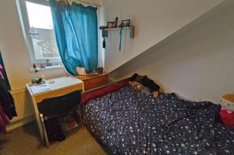 Top floor rear bedro