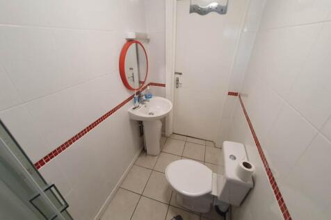 Top floor bathroom (