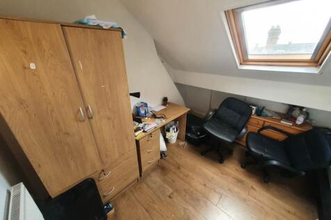Top floor front bedr