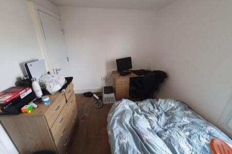 Top floor rear bedro