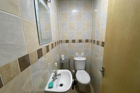 Ground Floor Shower