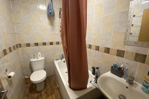 Ground Floor Bathroo