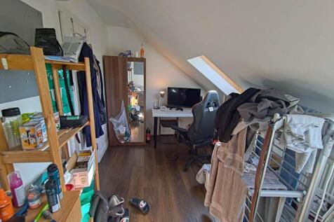 Room 8 (2)