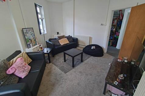 Living room (2)