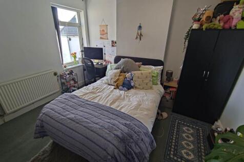First floor left bed