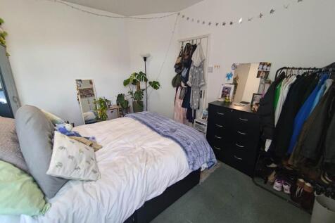 First floor left bed