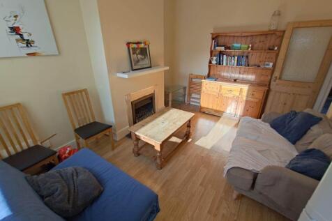 Living room (2)