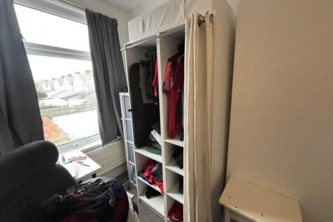 First Floor Rear Bed