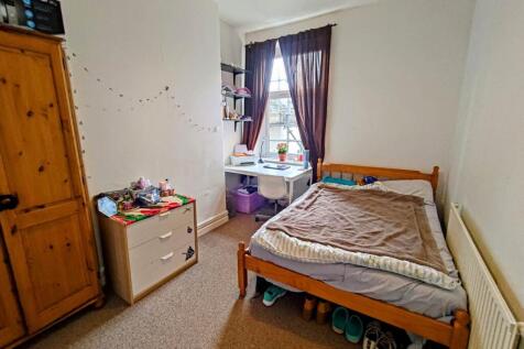 Bedroom 1 (1)