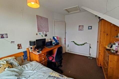 Bedroom 2 (2)