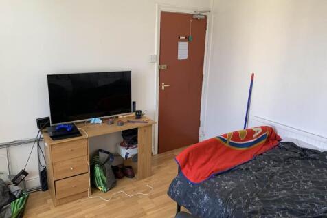 First Floor Rear Bed