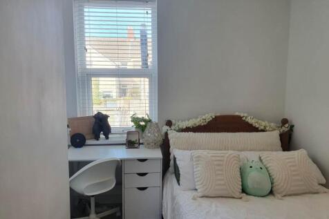 First floor middle b