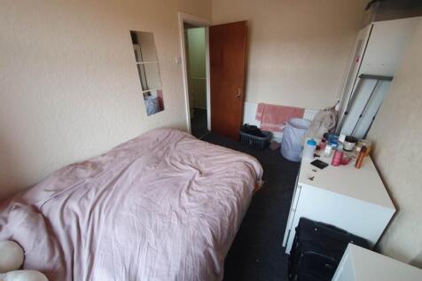 First Floor Front Be