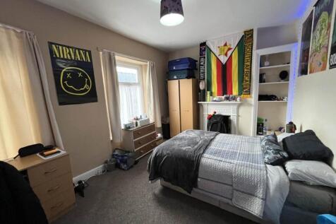 First Floor Front Be