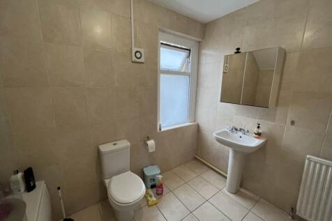 First Floor Bathroom