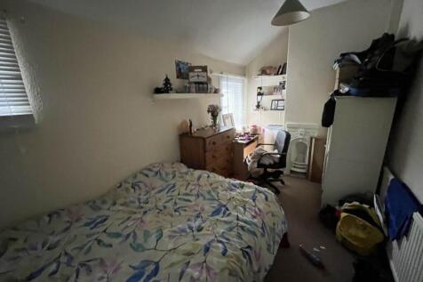 First Floor Rear Bed