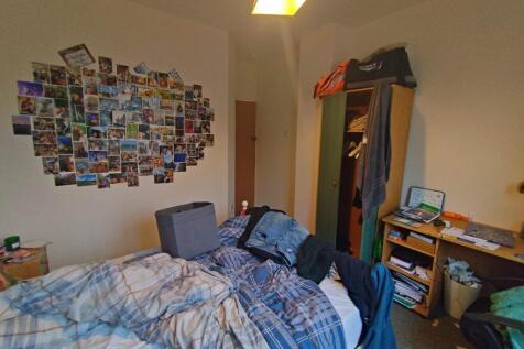 First Floor Rear Bed