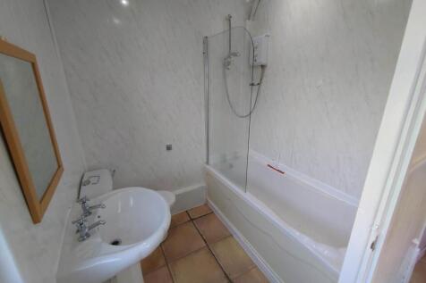 Ground floor bathroo