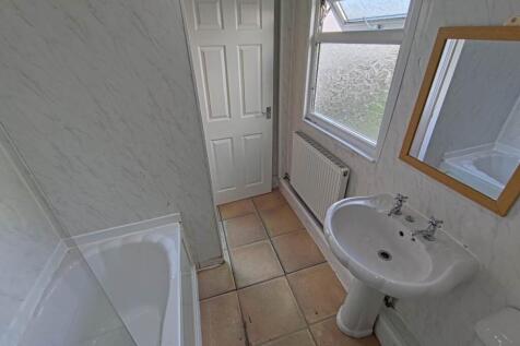 Ground floor bathroo