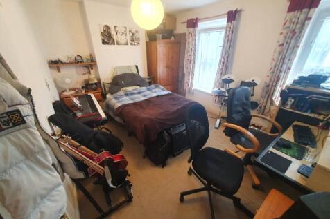 First Floor Front Be