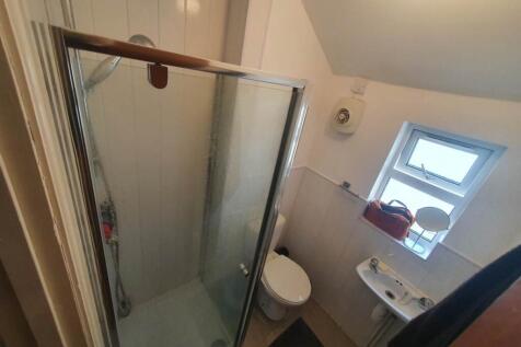 Shower Room (2)