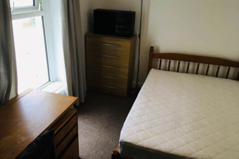 First Floor Rear Bed