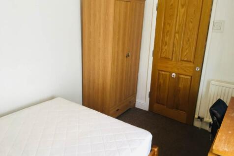 First Floor Rear Bed