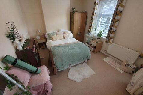 First Floor Front Be