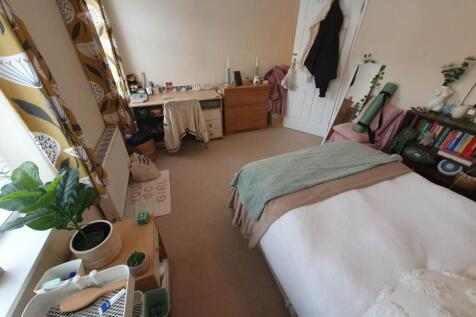 First Floor Front Be