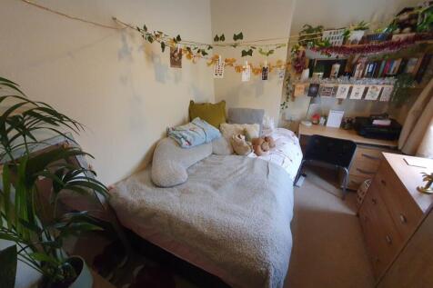 First Floor Rear Bed